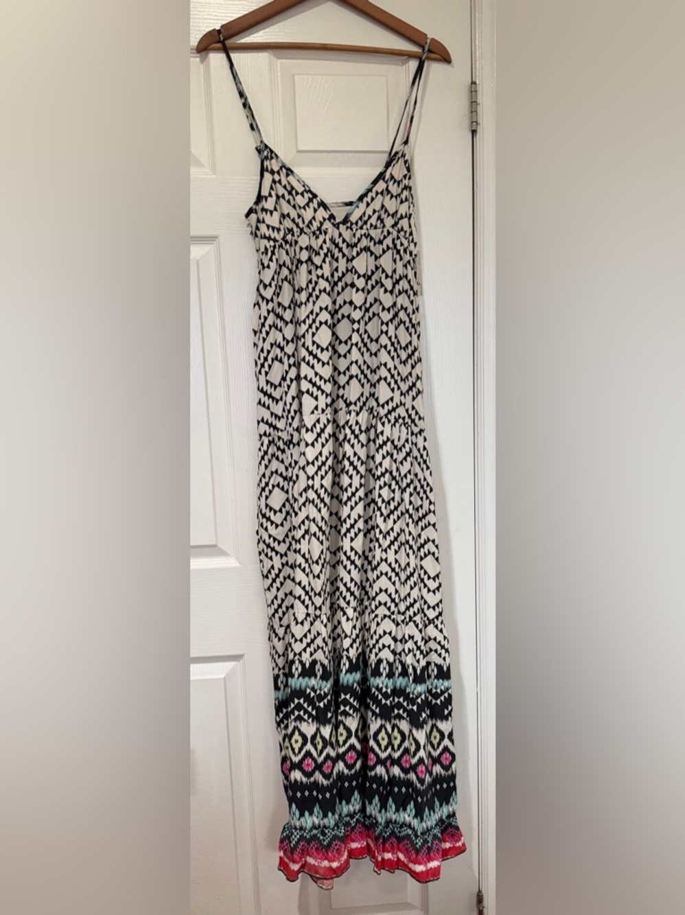 Billabong Brighter Than Black and Beige Print Maxi Dress NWT - Picture 7 of 9